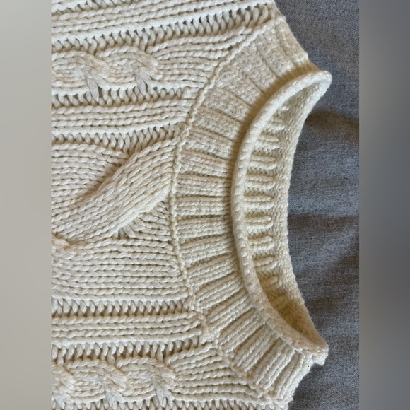 Cable knit sweater from Banana Republic - Picture 11 of 12